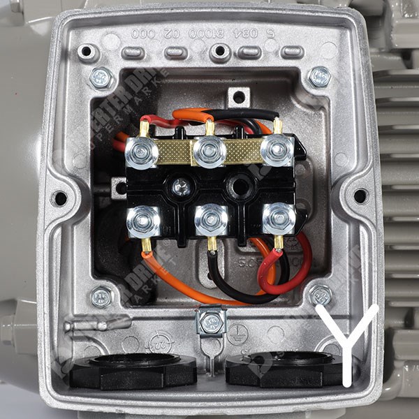 Photo of Siemens Simotics GP IE3 3kW Three Phase Motor 230V/400V 4 Pole 100L Frame B3